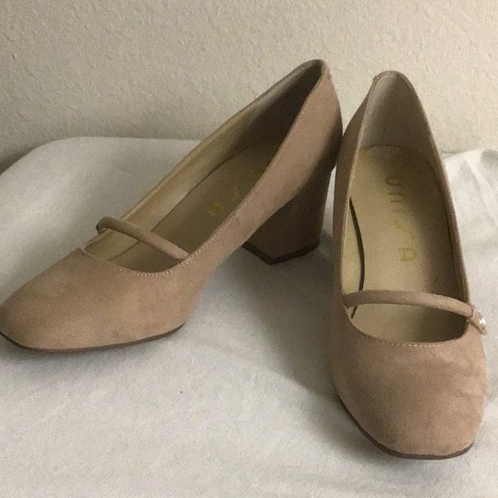 Unisa Mary Jane pumps
